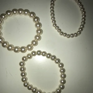 Pärlarmband  - Pärlarmband. Väldigt basic och aldrig använda. 