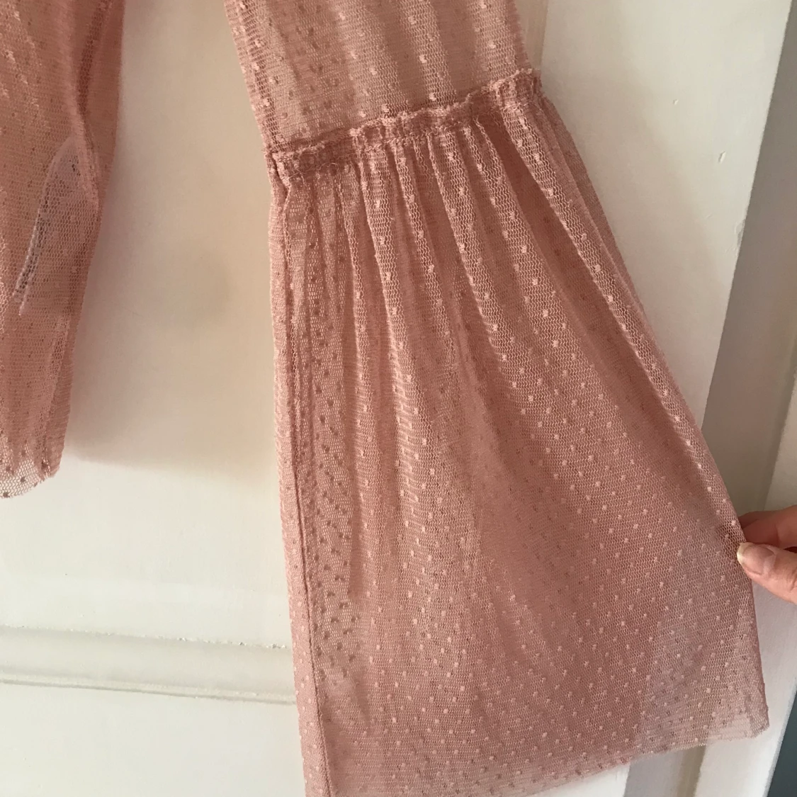 Genomskinlig blus med fint mönster  - 91