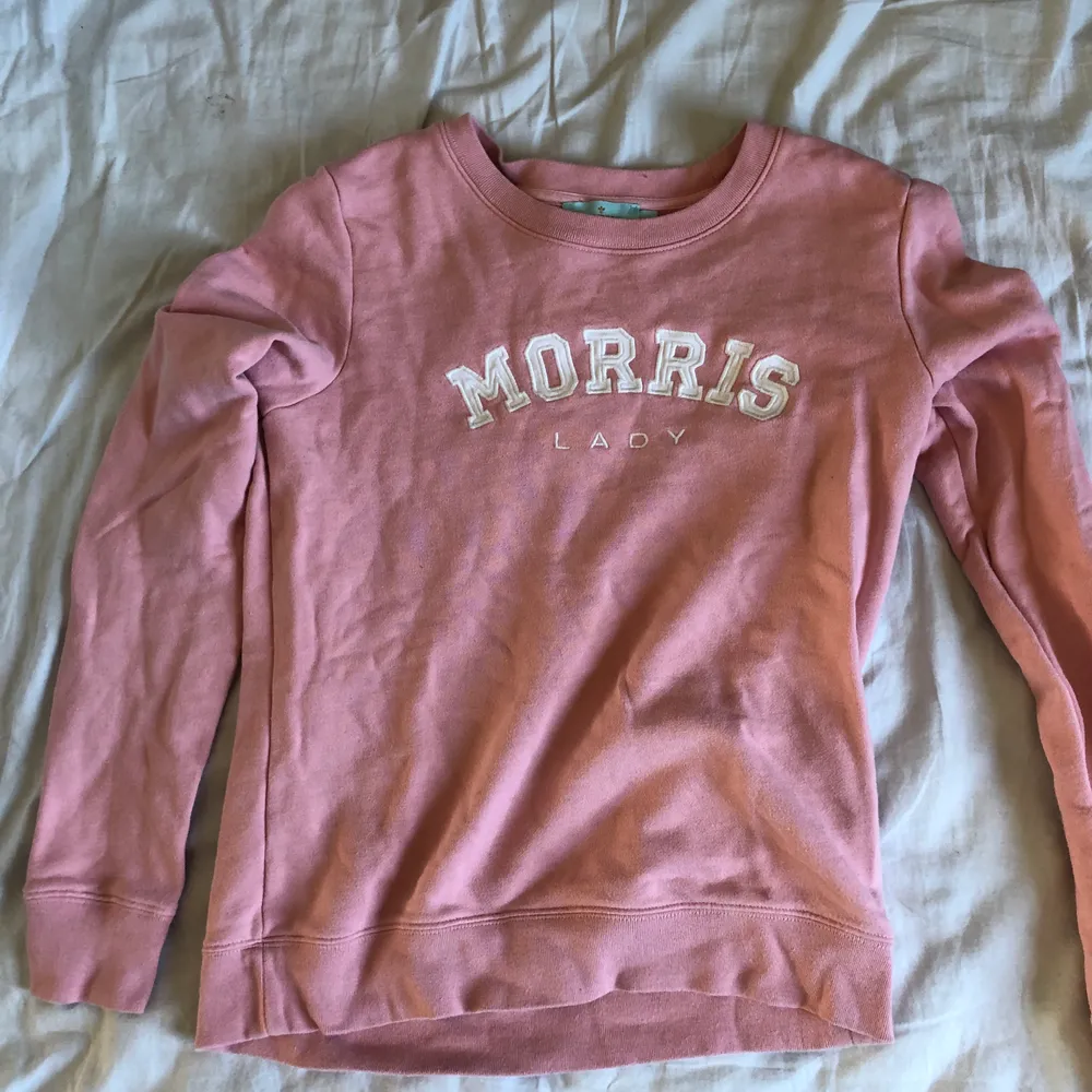 Fin tröja från klädesmärket Morris! Superfint skick, säljer för jag tyvärr inte använder den💖. Tröjor & Koftor.