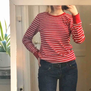  - Underbar polarn o pyret pyjamas i vuxenstorlek! Denna är i storlek XS, passar S bra också. De. Är 100% ekologisk bomull. Skicket är i princip som nytt! Nypris: 349kr. Möts på södermalm, frakten tillkommer💞💞💞