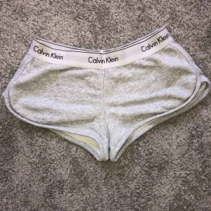  - Ck mjukis shorts,köpta på jeansbolaget knappt använda. Köparen står för frakten 💗