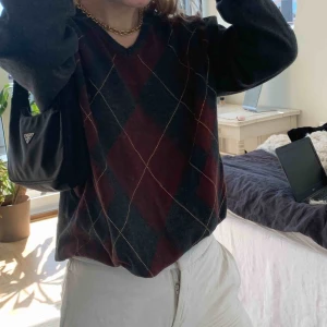  - Säljer denna finstickade tröjan från Dressman. 100kr + spårbarfrakt på 63kr 🦋🦋💘