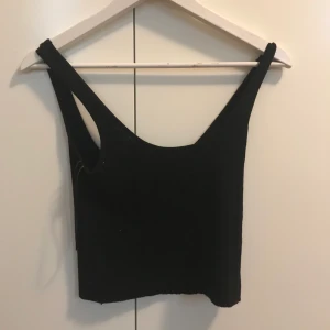 stickat croppat svart linne. S - Inte använt linne! 