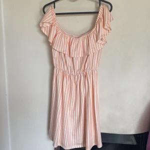 Ivyrevel- Klänning - Klänning från Ivyrevel, oanvänd