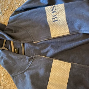 Hugo boss - Hugo boss hoodie, aldrig använd helt ny strl L