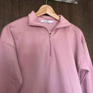 Baby-rosa tröja från NA-KD💗