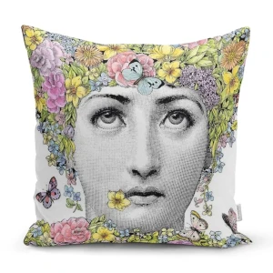 Fornasetti motiv Kuddfodral  - Fornasetti motiv Kuddfodral. Oanvänd. 43x43 cm. Avtagbar. Blixtlås. Oanvänd.  Innerkudde ingår inte. 
