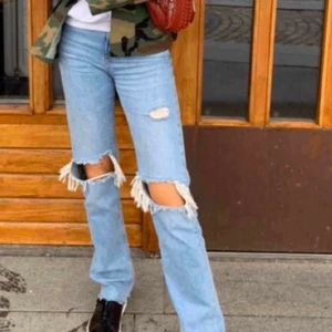 Intressekoll-Slutsålda Zara jeans!!! - INTRESSEKOLL på desssa slutsålda jeans från Zara i storlek 36! Bud: 520!