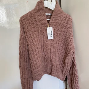 Nakd tröja, storlek XS - Oanvänd jättefin tröja från nakd i storlek XS, för 200:- 🥰 frakt tillkommer