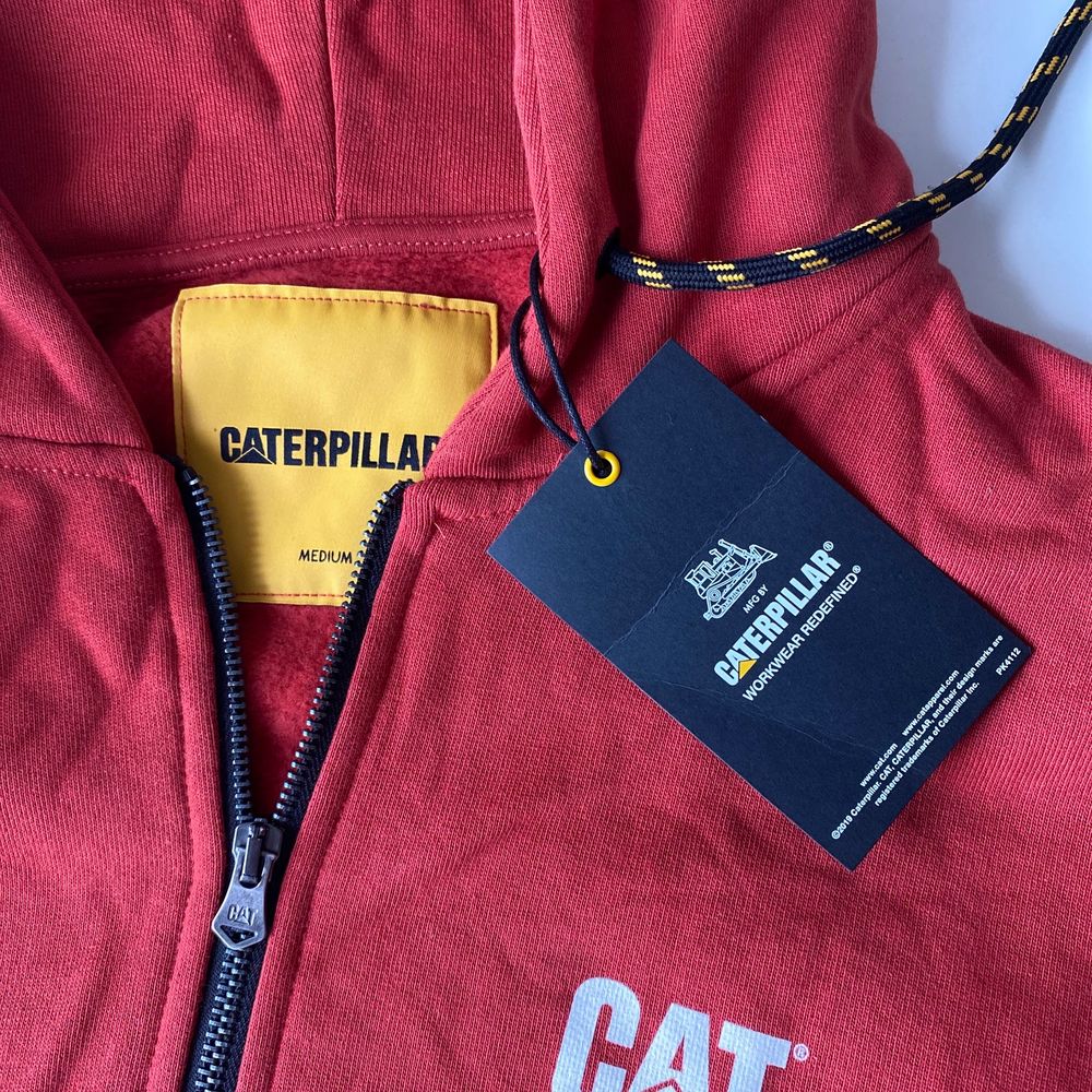 så sjukt snygg hoodie från caterpillar, finns ej på hemsidan eller butik i Sverige. helt oavänd o lappen är kvar, storlek m, perfekt för en oversizd look, originalpris är 900 kr. budgivning i kommentarerna! swish eller plicksafepay, du väljer!. Huvtröjor & Träningströjor.