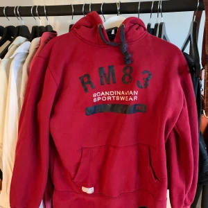 Hoodie - Snygg hoodie, OBS liten i storleken!