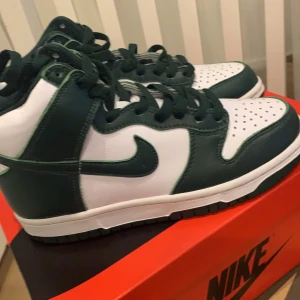 Nike dunk  - Säljer ett par nike dunk ej använda storlek 37,5