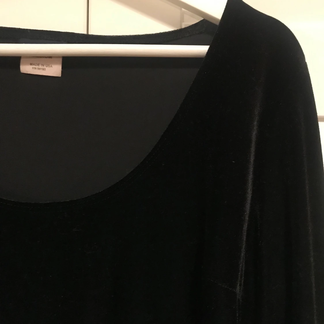 Topp i svart sammet  - 91