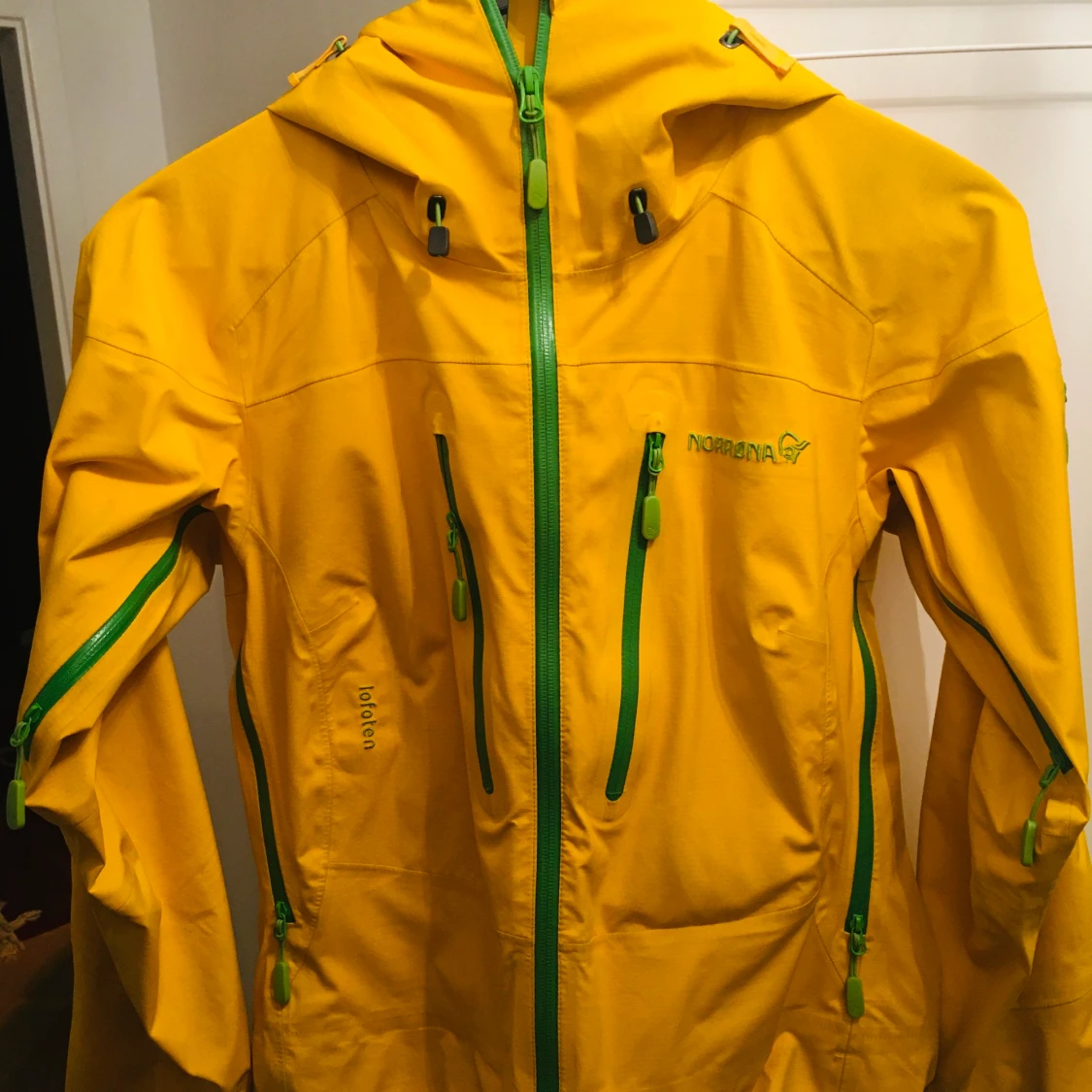 Norrona loften Gore-tex vind jacka storlek S