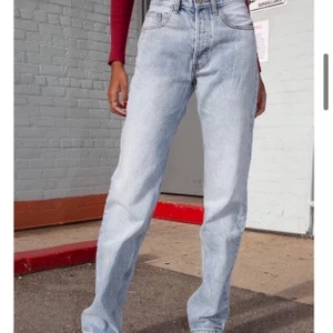 Brandy Melville jeans  - Supersnygga raka jeans från Brandy Melville. De är helt oanvända med prislapp kvar. Köparen står för frakt på 63kr💞