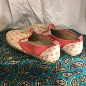 Slip on skor 🏖 - Lite smutsiga (så de blir renare om de rengörs) 🏖 