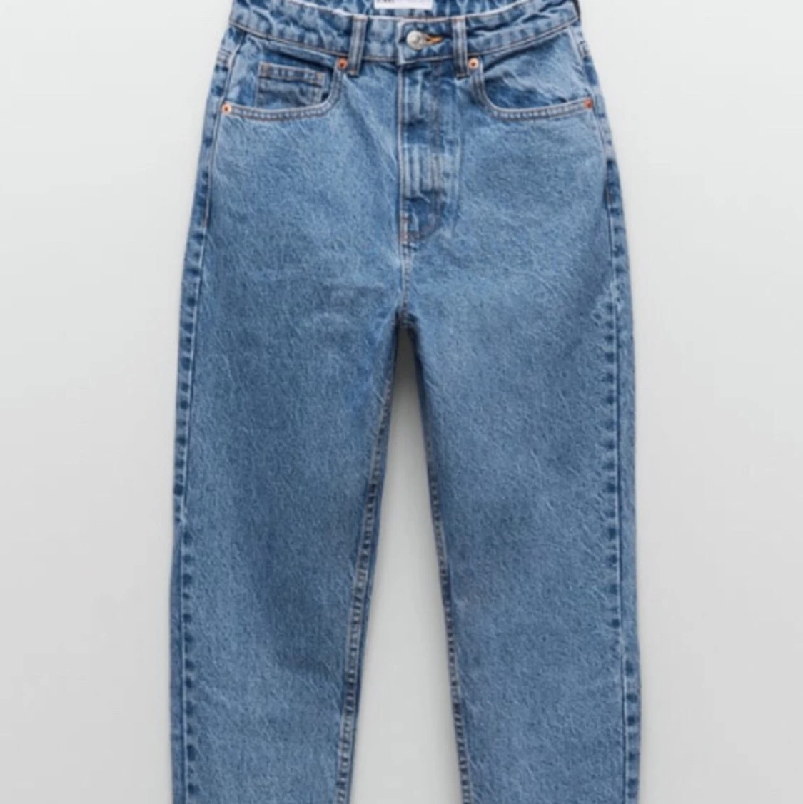Oanvända jeans