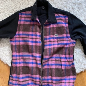 Snygg vårjacka!  - En härlig färgglad vår/sommarjacka, använd fåtal gånger