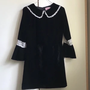 Elsa Hosk klänning - Jättefin klänning från elska hosks kollektion för Bik Bok. 💞 frakt 40 kronor