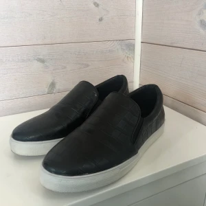 Nya slipons - Nya slip ins ifrån Shein, endast provade 