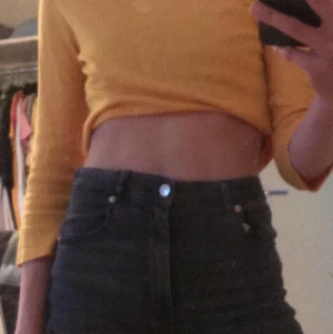 Tröja - Cool snygg tröja från zara med trekvartslång arm. Fint skick 