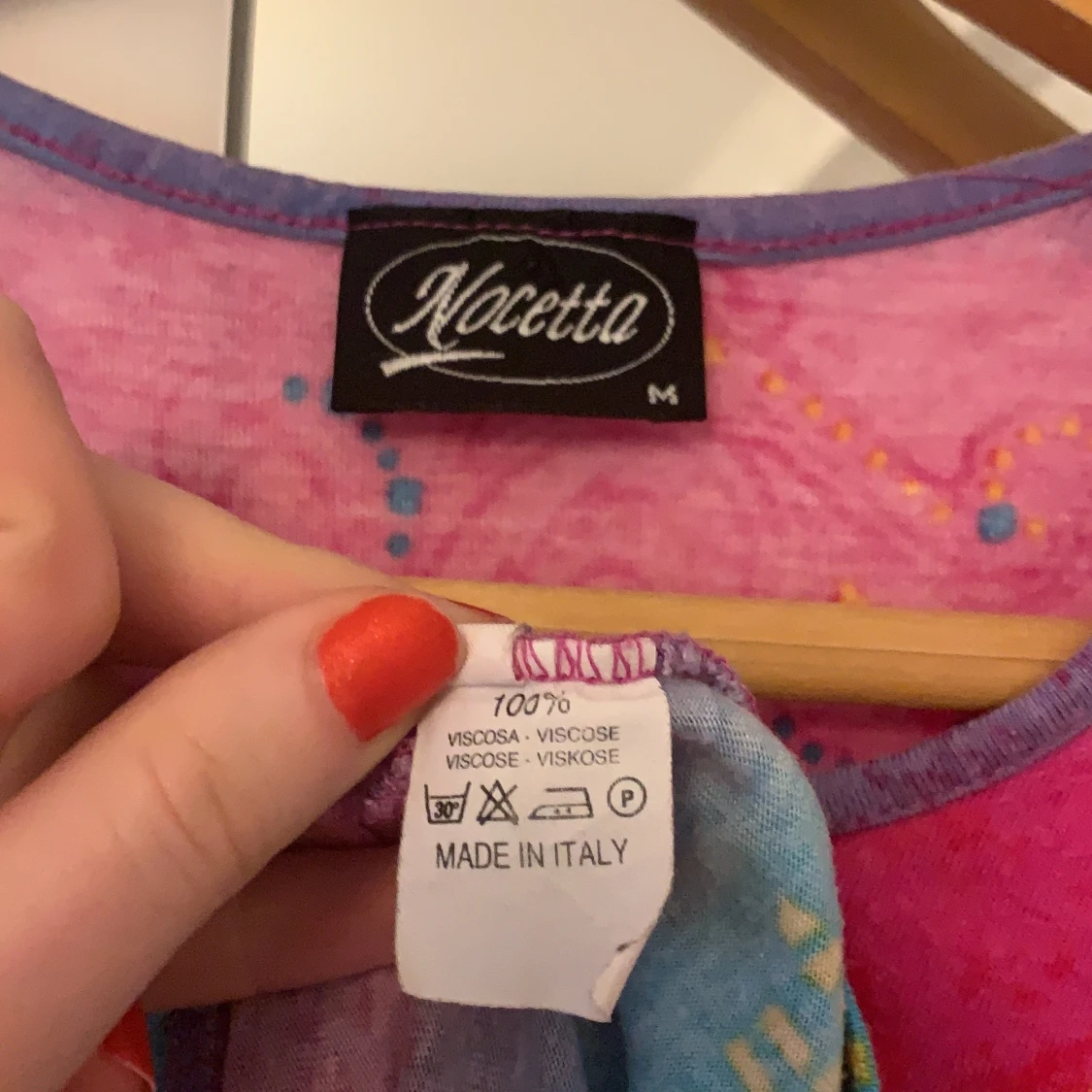 färgglad t-shirt - 91