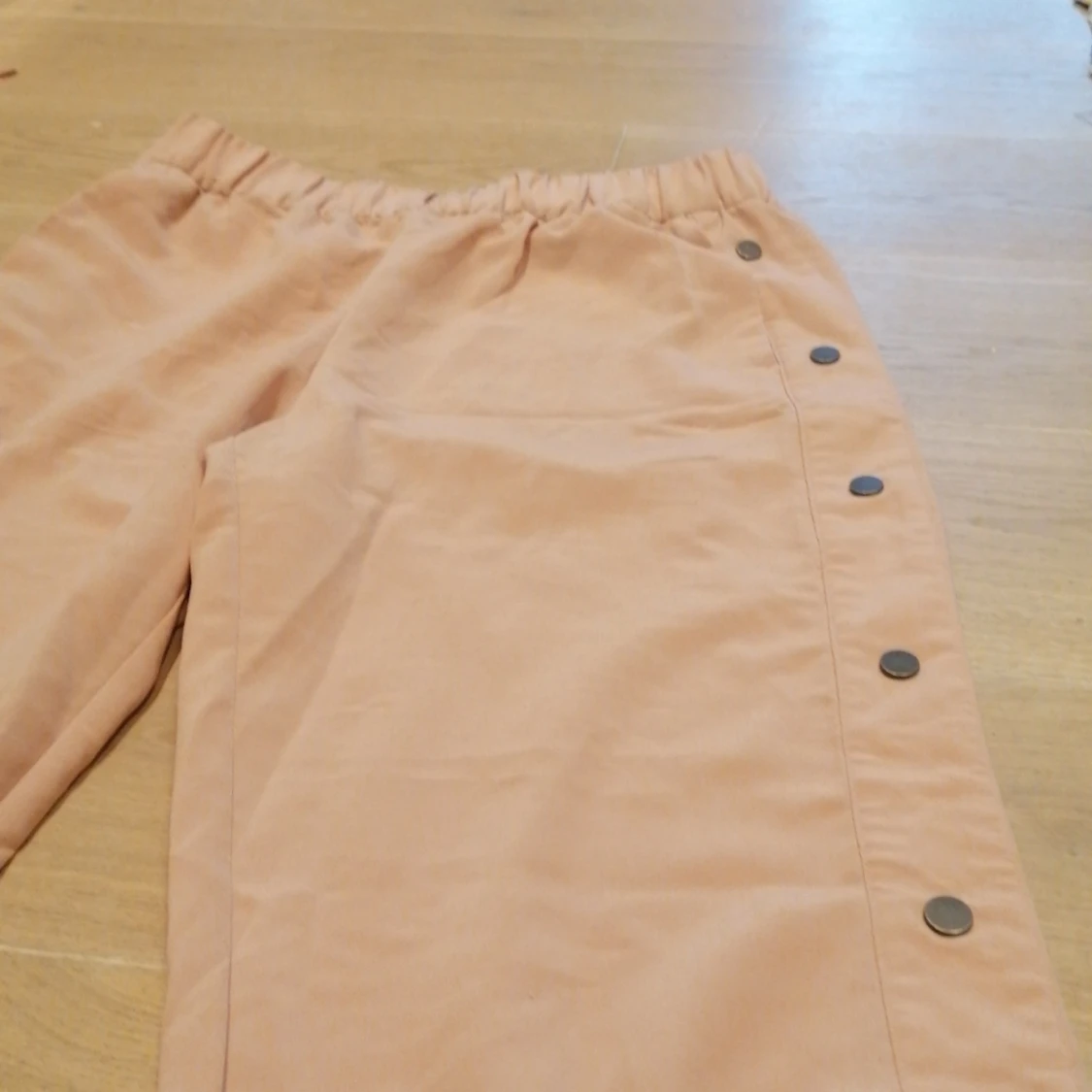 Byxor med knappar  - 90