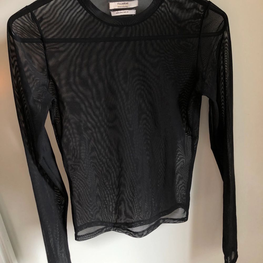 långärmad svart genomskinlig tröja | Plick Second Hand