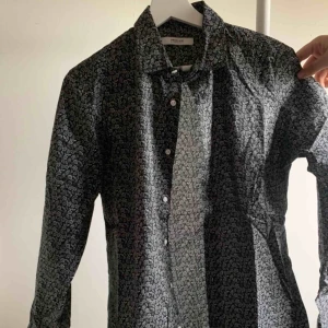  - Skjorta i gott skick