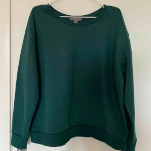  - Collegetröja    Swish-betalning Upphämtning i Sthlm alt kund betalar för frakt (står ej för postens f-ups) 