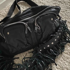  - Rymlig och praktisk väska från det danska märket nunoo bag! Knappt använd och är i nyskick.