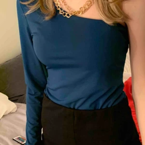  - En off shoulder BODY!!!  Stringbody!   