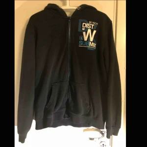  - Säljer en hoodie för bra pris
