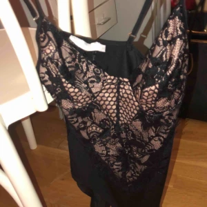  - Body från boohoo, knappt använd! Supersnygg till fest. Frakt tillkommer