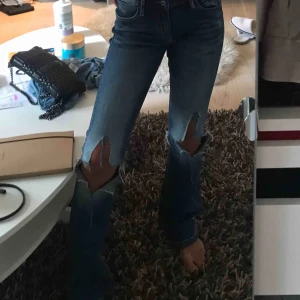  - Säljer dessa jeans från crocker. Snygga men tyvärr för stora för mig, 
