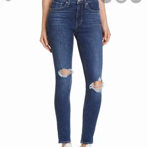  - Levis high rise skinny. Nyskick.  Strl 28.(38)