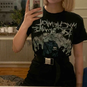  - My Chemical Romance T shirt, köpt på Tradera. Fint skick. Frakt ingår men även kan mötas upp i Karlskoga/Örebro