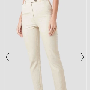  - 🦋🦋Linneboxor från nakd! Köpte för 400kr. Superfina men tyvärr för stora :( använda en gång så nyskick. Köparen står för frakten :)🦋🦋