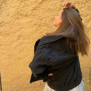  - Säljer denna superfina gråa jeans jacka från zalando💕 frakt 79kr