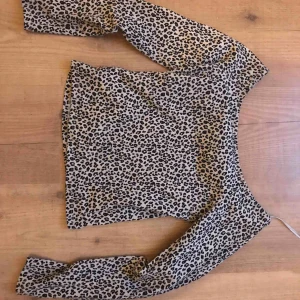  - Fin Gina of sholder tröja 