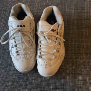  - Fika skor använda fåtal gånger storlek 37/38 möts upp i Stockholm eller så står du för frakt! :) 