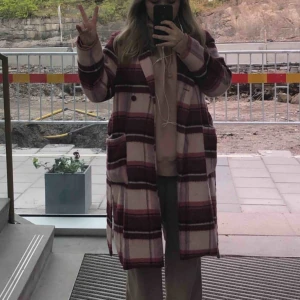  - Kappa från NAKD. Använd förra hösten, i perfekt skick