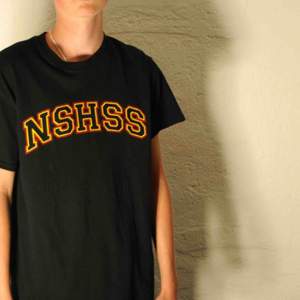 En fin t-shirt från NSHSS i väldigt fin o bra kvalité.