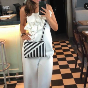  - Super fin väska, använd ett fåtal gånger, jätte bra skick! 