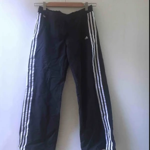  - Vida nertill! Köp flera plagg så blir det billigare:)