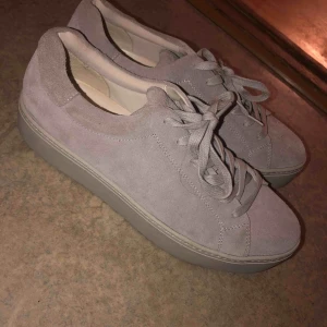 Vagabond skor - Jättefina skor, nästintill aldrig använda pga förstora (har vanligtvis 39-40) så den passar självklart 41. lite platå