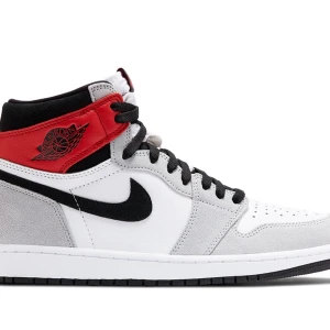 Air Jordan 1 (OG) light smoke grey - Storlek 42,5 eller is 9, helt nya ej använda (deadstock) från sns