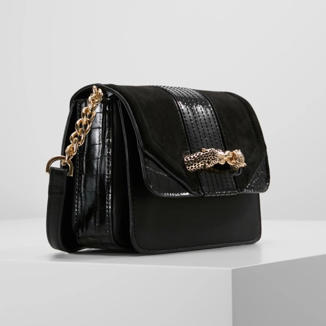 Svart crossbody väska