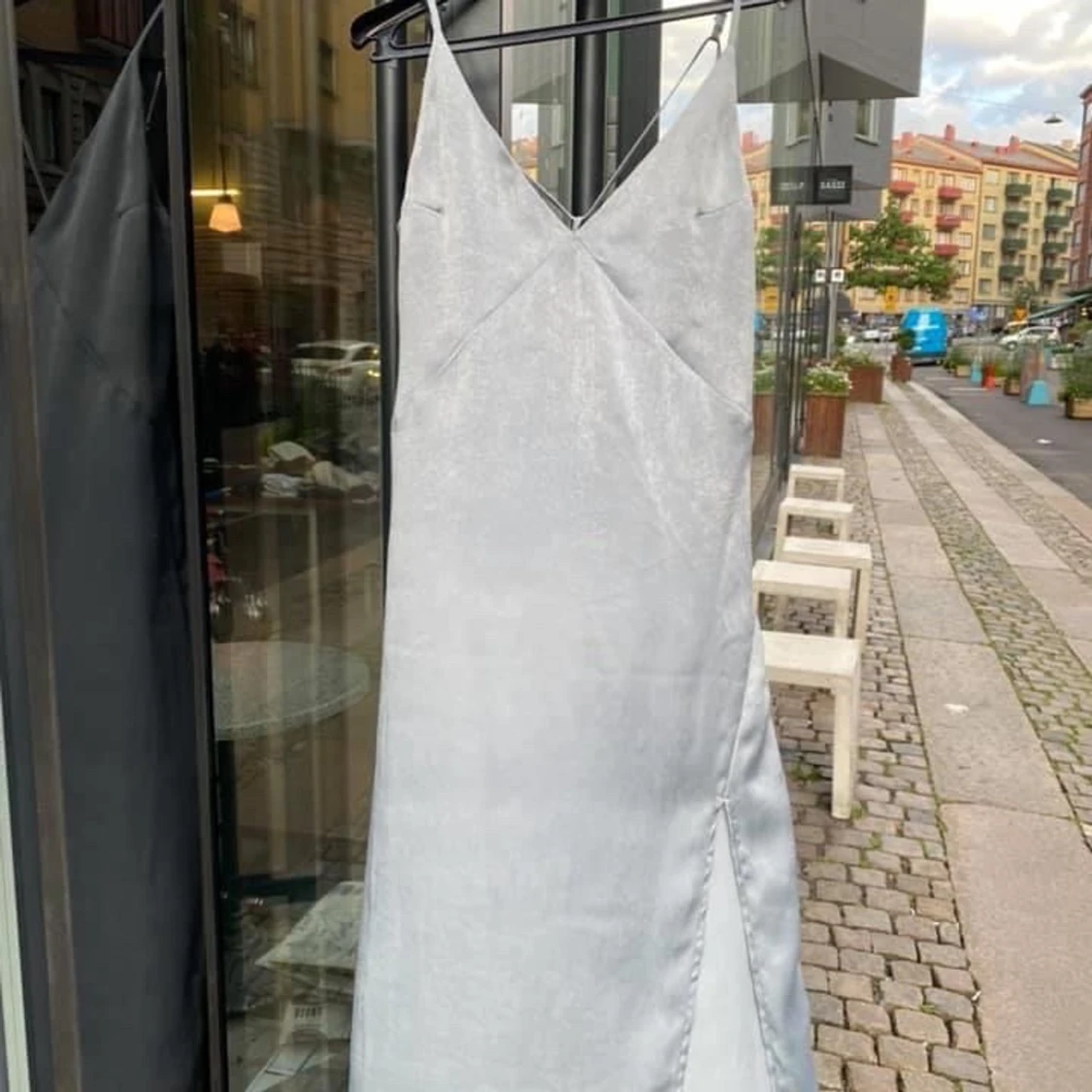 Klänning med spaghettiband