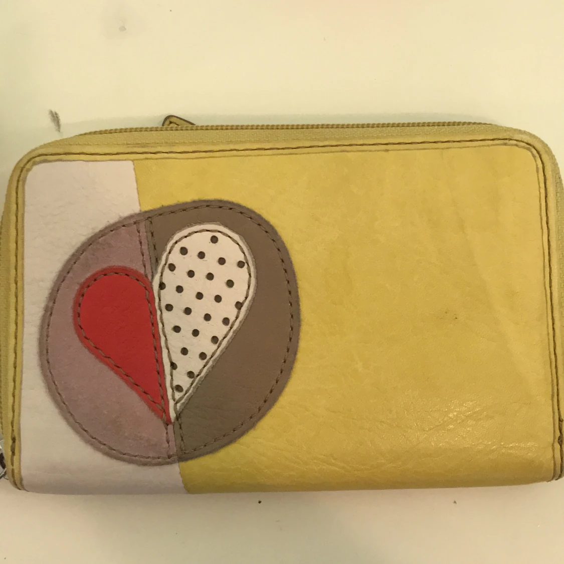 Gul plånbok 